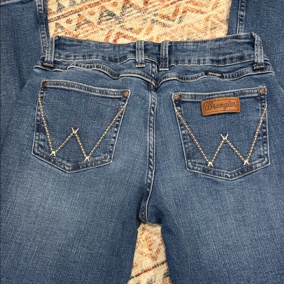 Wrangler Retro Mae Women's Classic Blue Boot Cut Jeans - Picture 7 of 13
